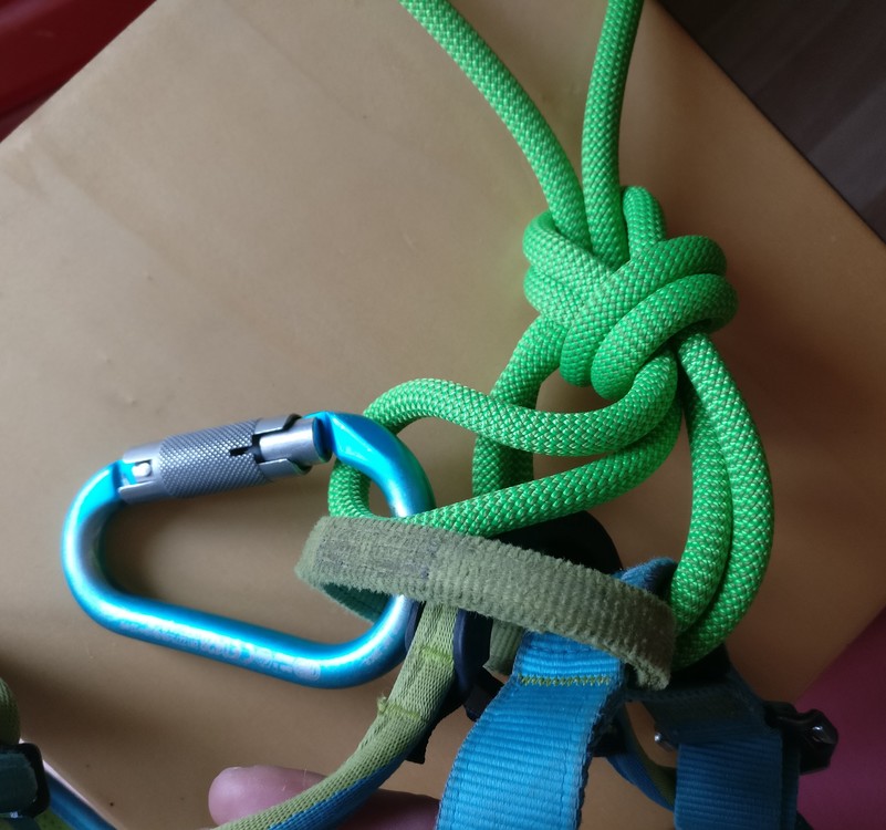 Girth Hitch as Tie In