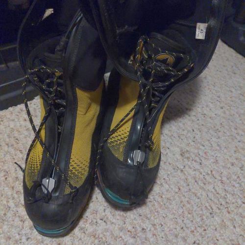 FS: Ice boots!