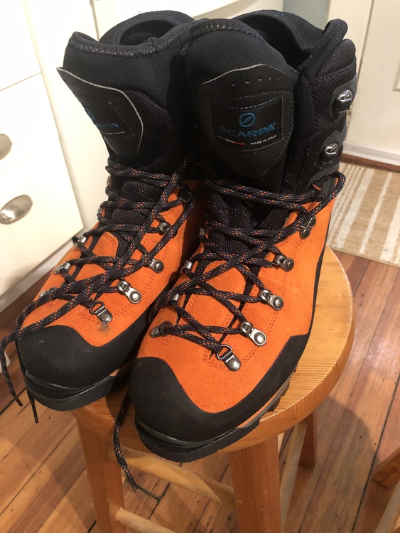 BLACK BOOTS MOUNTAIN BOOTS CLIMBING GENUINE ISSUE SUPERGRADE SCARPA BLACK BOOTS MOUNTAIN BOOTS CLIMBING GENUINE ISSUE SUPERGRADE SCARPA