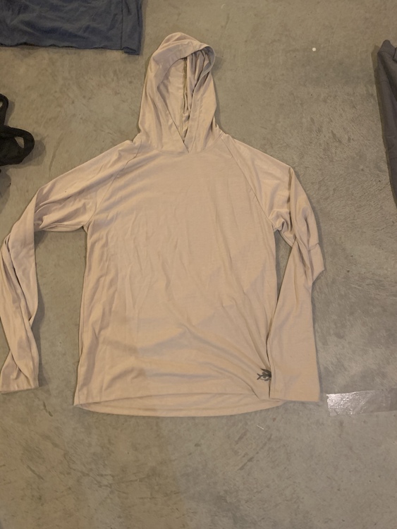Clothing (Patagonia, Mammut, Smartwool), Sunglasses, MTB Shin pads 