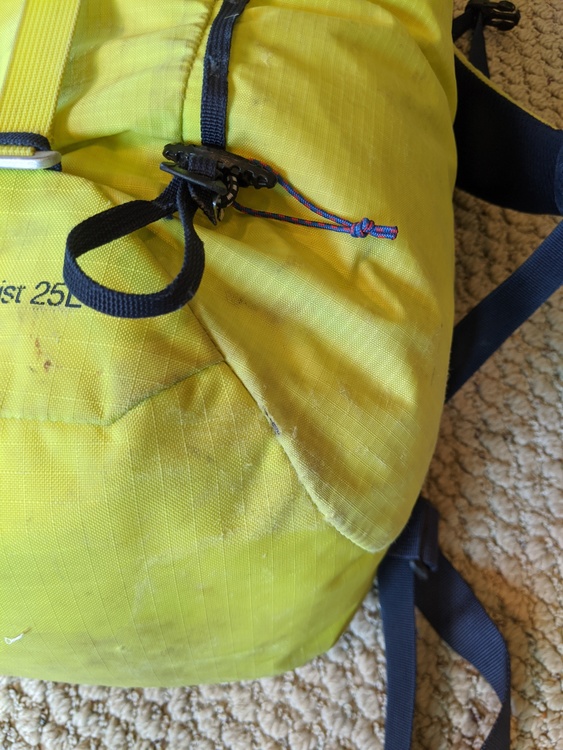 FS: Patagonia Ascensionist 25L (Green/Yellow)