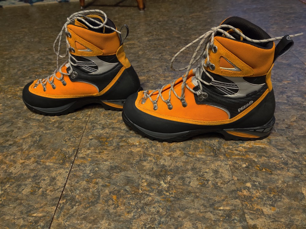 FS: Men's Mountaineering Boots (EU45/US11), Osprey Aether 70 (Medium)