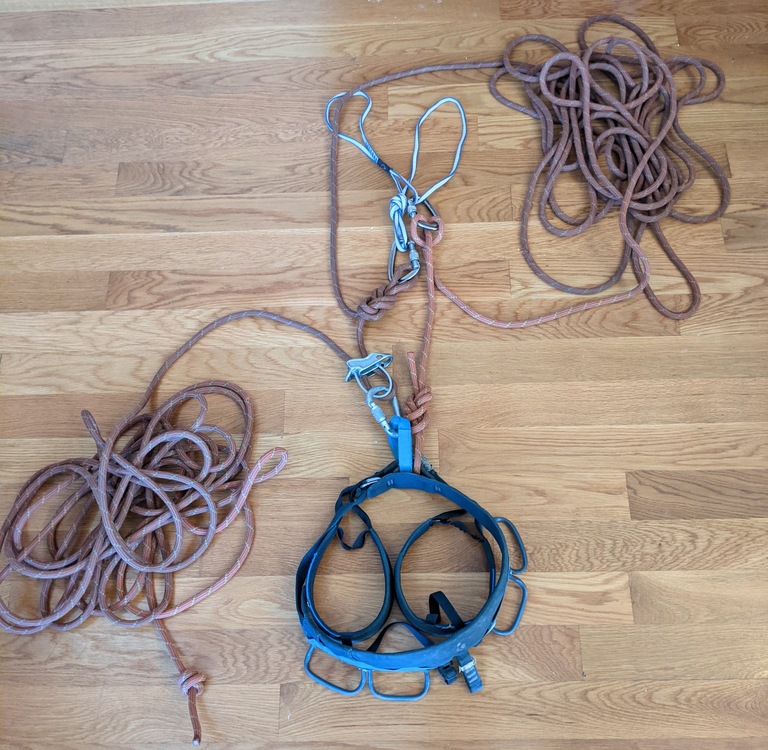 Odd single strand rappel technique safe?