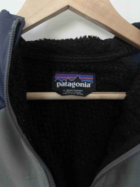 FS: Patagonia Men’s Large Soft Shell Jacket