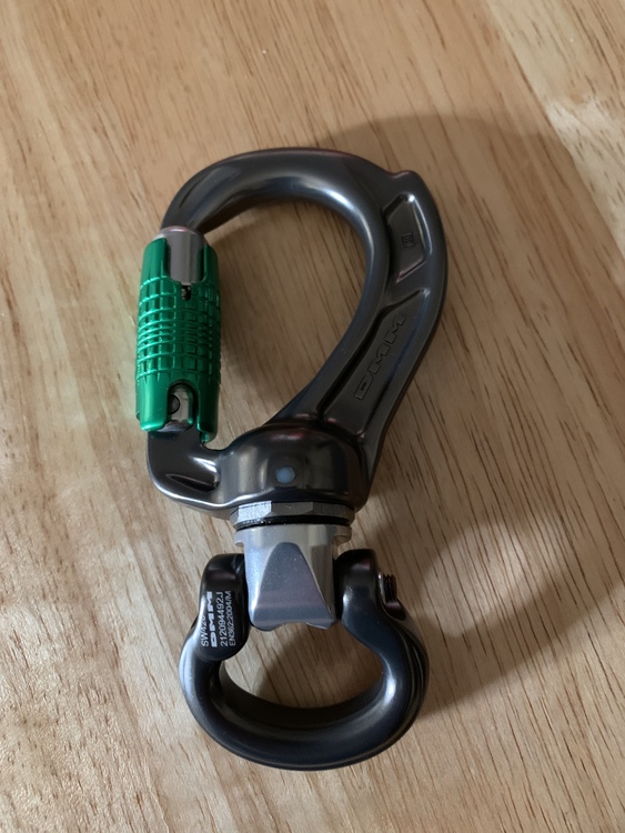 SwivaEye Auto-Lock Carabiner