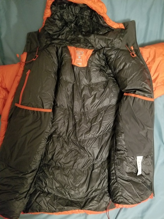 WARM 850-fill Mountain Hardwear down jacket for sale $300