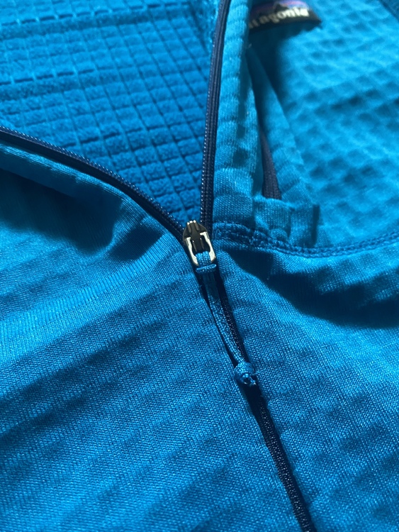 [ISO] R1 Hoody medium, WTT/WTS R1 Hoody mens small