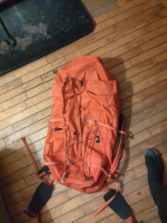 SOLD Mountain equipment tupilak 45 pack