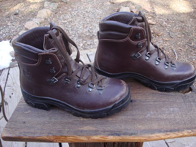 one piece leather hiking boots
