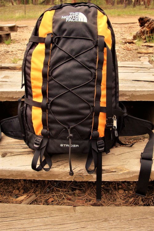Sold The North Face Strider Pack 2100 Cubic -------
