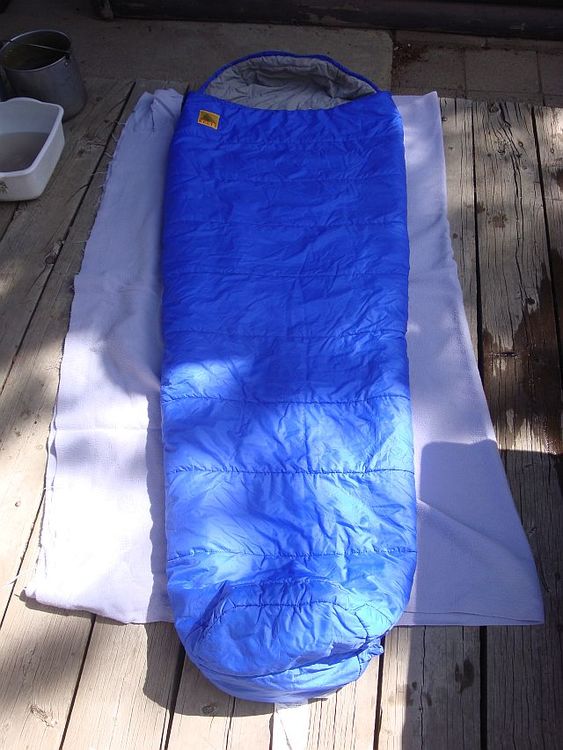 Sold Lowered Kelty Clear Creek 20° Synthetic Fill Sleeping Bag