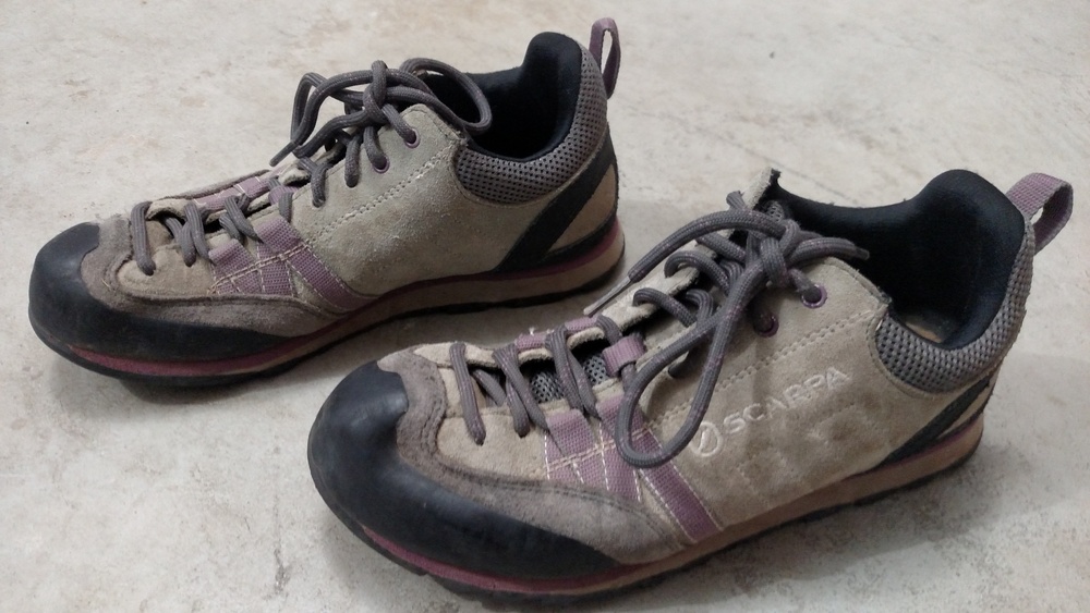 vasque approach shoes