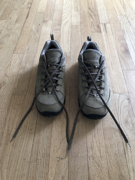 vasque men's talus trek low ultradry hiking shoe