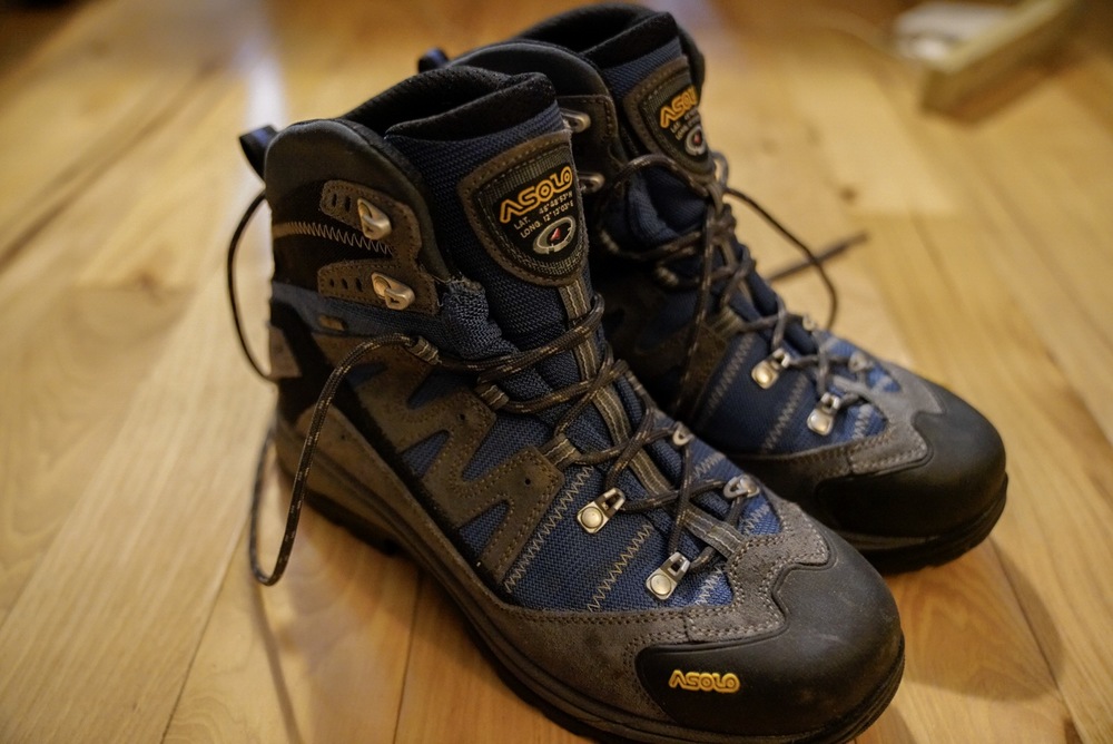 asolo neutron hiking boots
