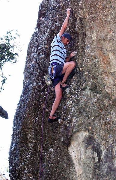 Tom Slater on the cobble climb Sith 5.9+, Miller's Crossing.<br>
Photo Ryan Lee