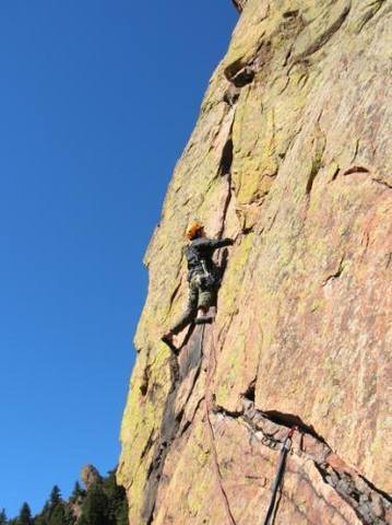 Gary Schmidt running out the lead on the 4th pitch traverse to avoid rope drag