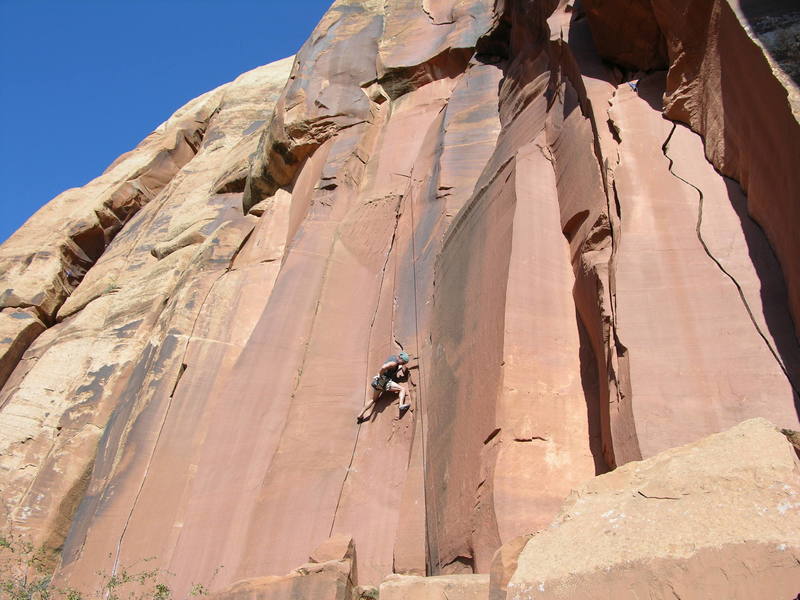 Warran on the 5.12. This also show Power line to the left and a 5.8 on the right.