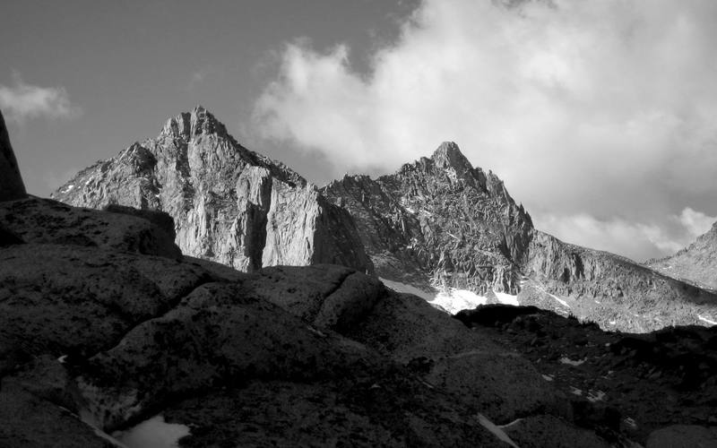 Picture Peak on the left and Mt Haeckel on the right (Evolution Region).