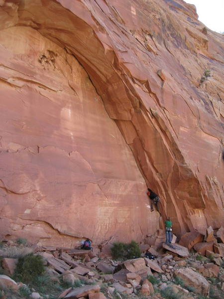 Scott getting started on "Chest Full of Kind" on the Bioturbation Wall in Indian Creek, UT.