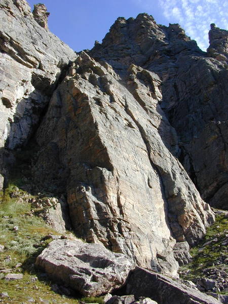 The small flatiron to the lower right of the South face of Zowie.