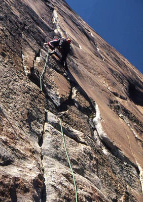 Errett Allen on the first ascent of "French Tickler".<br>
Photo by Blitzo.