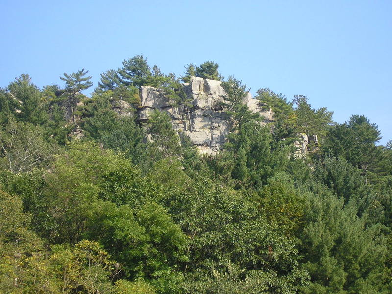 The west face of the Fishing crag. Nearly all the routes are below the treeline which is a very good thing.