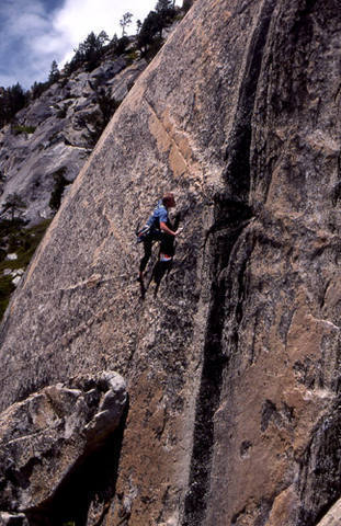 Al Swanson on the first ascent of "Country Boy".<br>
Photo by Blitzo.