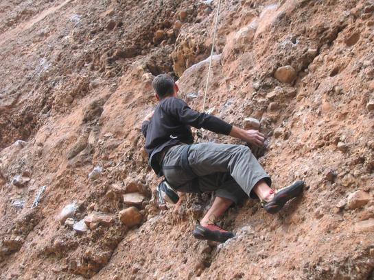 Climbing the 11d at Echo. this is the crux, the other 60 feet is pretty good, but not very good rests.