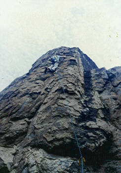 Rick Shull on Bye Crackie during the FA in 1989. The original 2 bolt version had 5/16" button heads and was hand drilled.