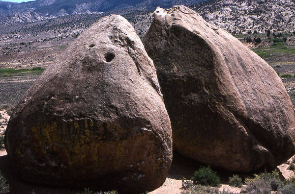 Peabody Boulders.<br>
Photo by Blitzo.
