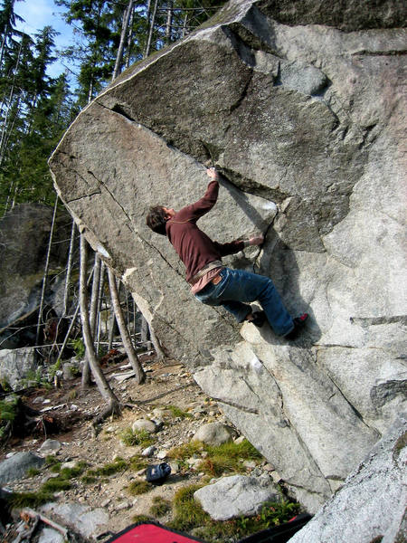 V5 on the Equinox boulder. Getting ready for the crux.