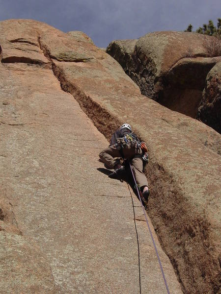 Perfect jams and much more consistent jamming than on the neighboring Honky Jam Ass Crack. Even so, there are some edges on which you can take a break.<br>
<br>
Photo by Paul Rezucha.