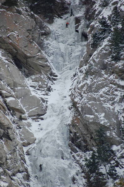 In this photo you can see both climbers on the upper sections on 11/30/2006.