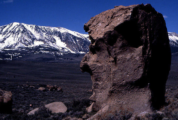Devil Boulder.<br>
Photo by Blitzo.