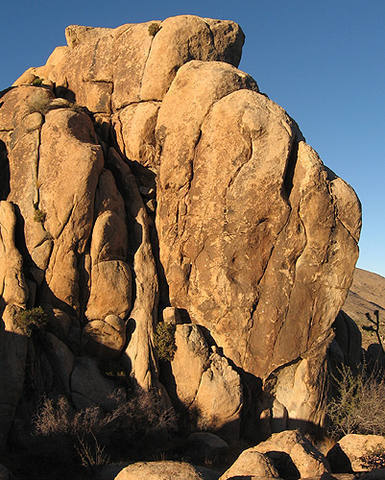 Mini Crag-East Face-Right Side.<br>
Photo by Blitzo.