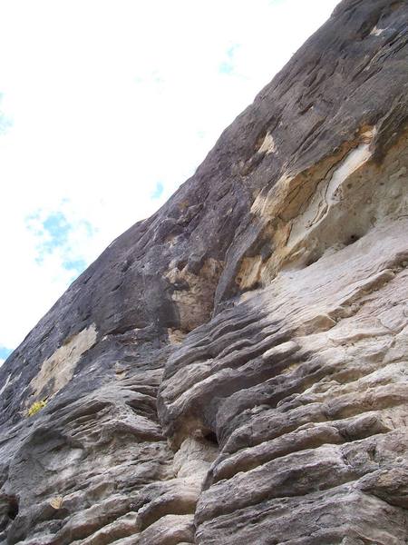 The cave of Inner Pigeon. Just right of this photograph is the large cave on the right end of Pontoon Wall.
