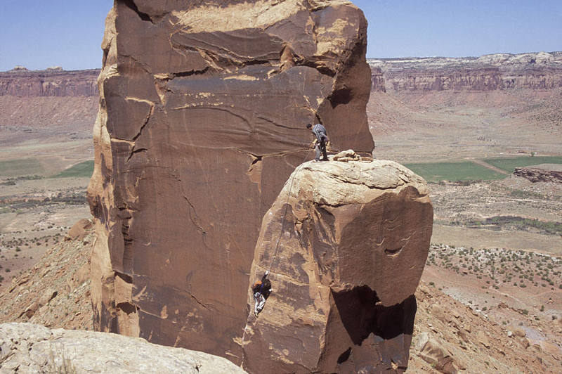A Spanish couple topping out on Thunderbolts. (photo taken from Sparkling Touch)