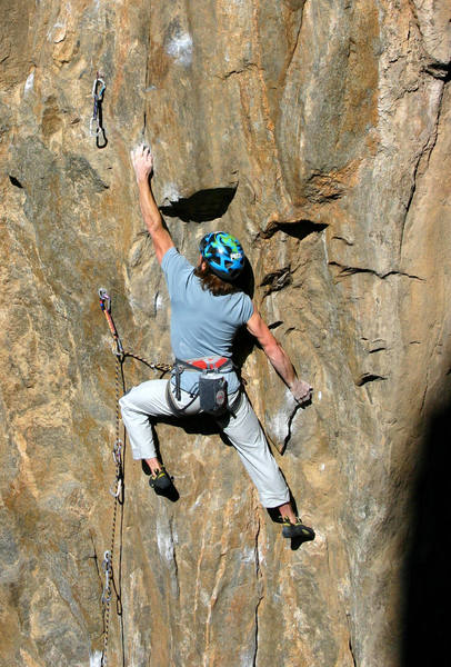 Dan Levison sending Vaso (opening moves pictured). Photo by Adam Brink.