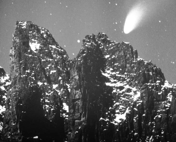 The Sharkstooth and Saber bask in the glow of the comet Hale-Bopp.<br>
<br>
1997 photo by Glenn Randall.
