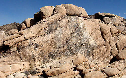 Tierra Incognita-West Face.<br>
Photo by Blitzo.