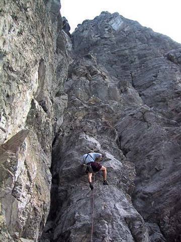 The middle part of the route, where we are choosing to climb the cleaner face.