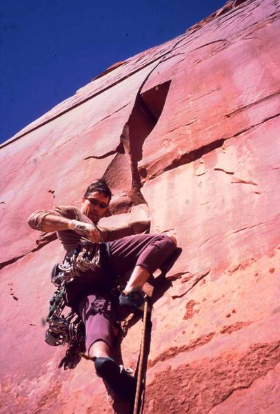 Tony Bubb leads 'On The Up And Up' at Technicolor Wall, in Indian Creek, UT. Photo by Joseffa Meir, 2/07.