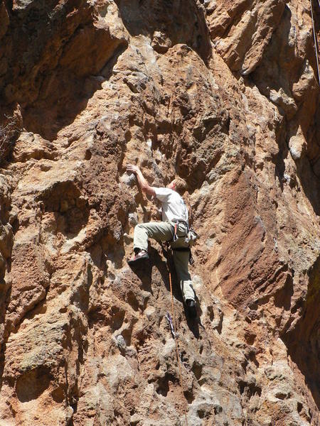 Billy G. just below the upper crux of "Drive-by Shooting", Las Conchas. Moving left at this point avoids the upper crux but going straight is fun!