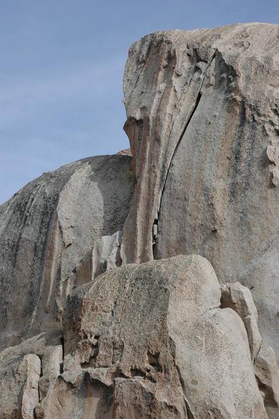 The prominent right-leaning splitter on the upper wall. 'Espresso' can be seen down and to the left- the thin splitter on the rounded face
