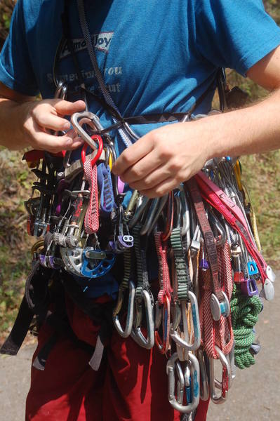 Standard Trad/Sport rack at the New<br>
Small stuff, Cams to #3 and 8-12 Draws (bring a few extendables)