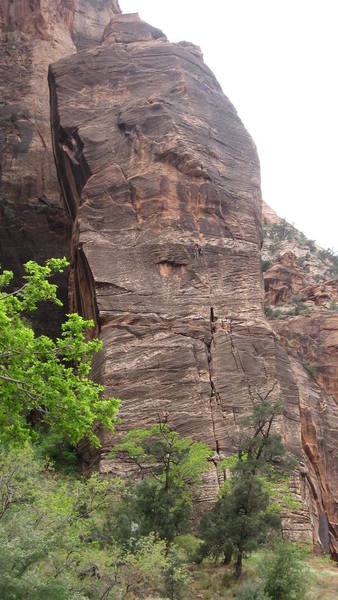 climbers on the first belay of ashtar command