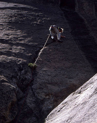 Al Swanson on the first ascent of "Psycho Path".<br>
Photo by Blitzo.