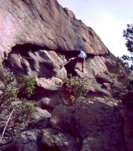 Tony Bubb getting his butt kicked on the higher portion of 'Fist Fight (10+)' on the Twin Owls at Lumpy.<br>
<br>
Photo by Joseffa Meir, 2005.