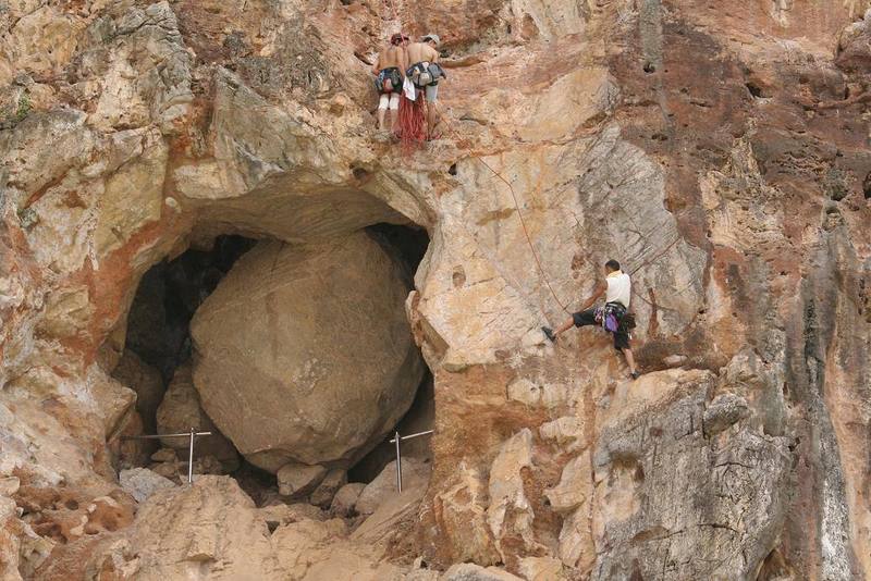 So how did they get it in there?<br>
The route 'Monsoon' climbs up next to this odd feature. Photo by Kenny Low, 2006.