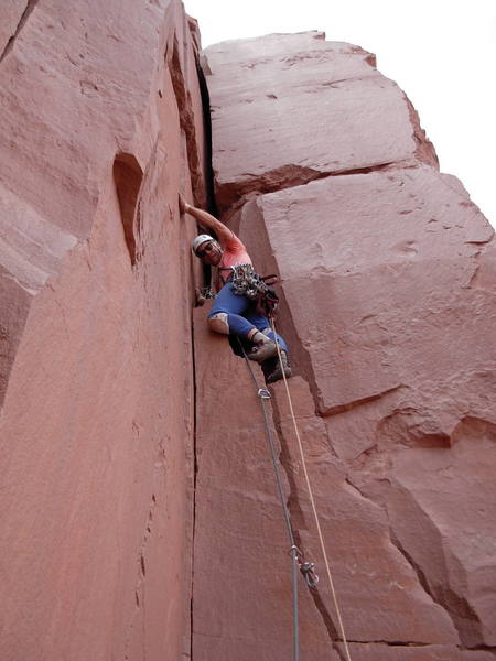 3rd pitch, Andrew Carson changing cracks